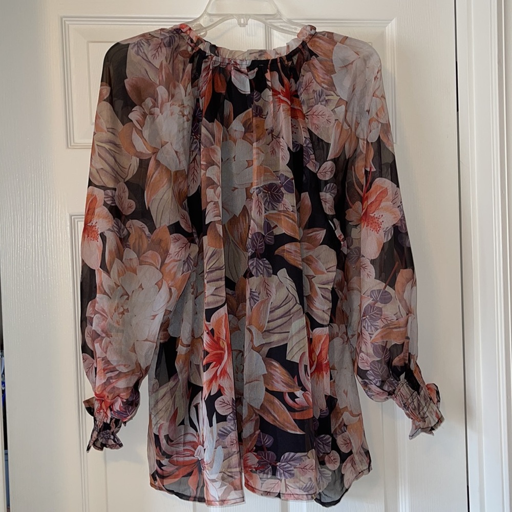 Flower Blouse - Picture 3 of 4